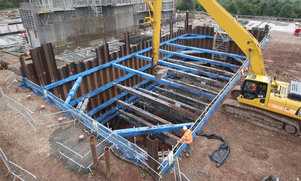 groundwork support equipment with sheet piles, struts and stair ladder platform